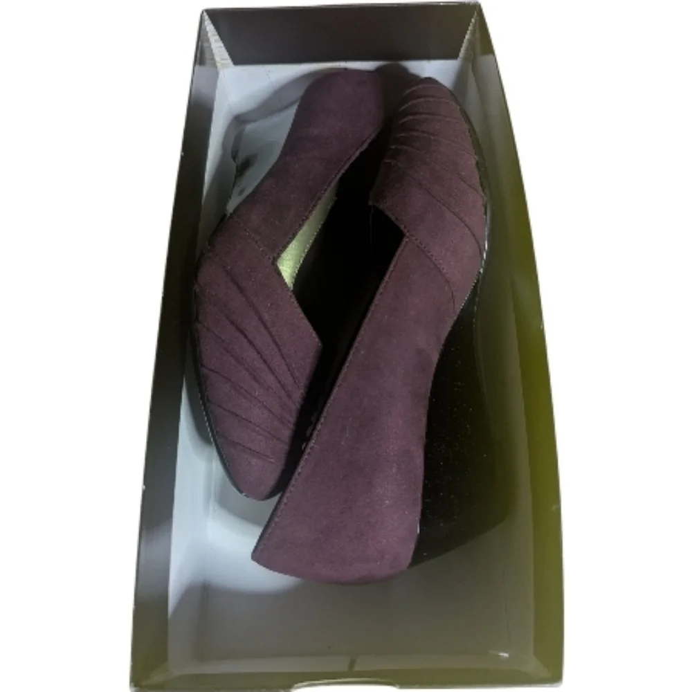Soft Style Women's Shoes Wedges Pumps Size 5.5 Purple Faux Suede